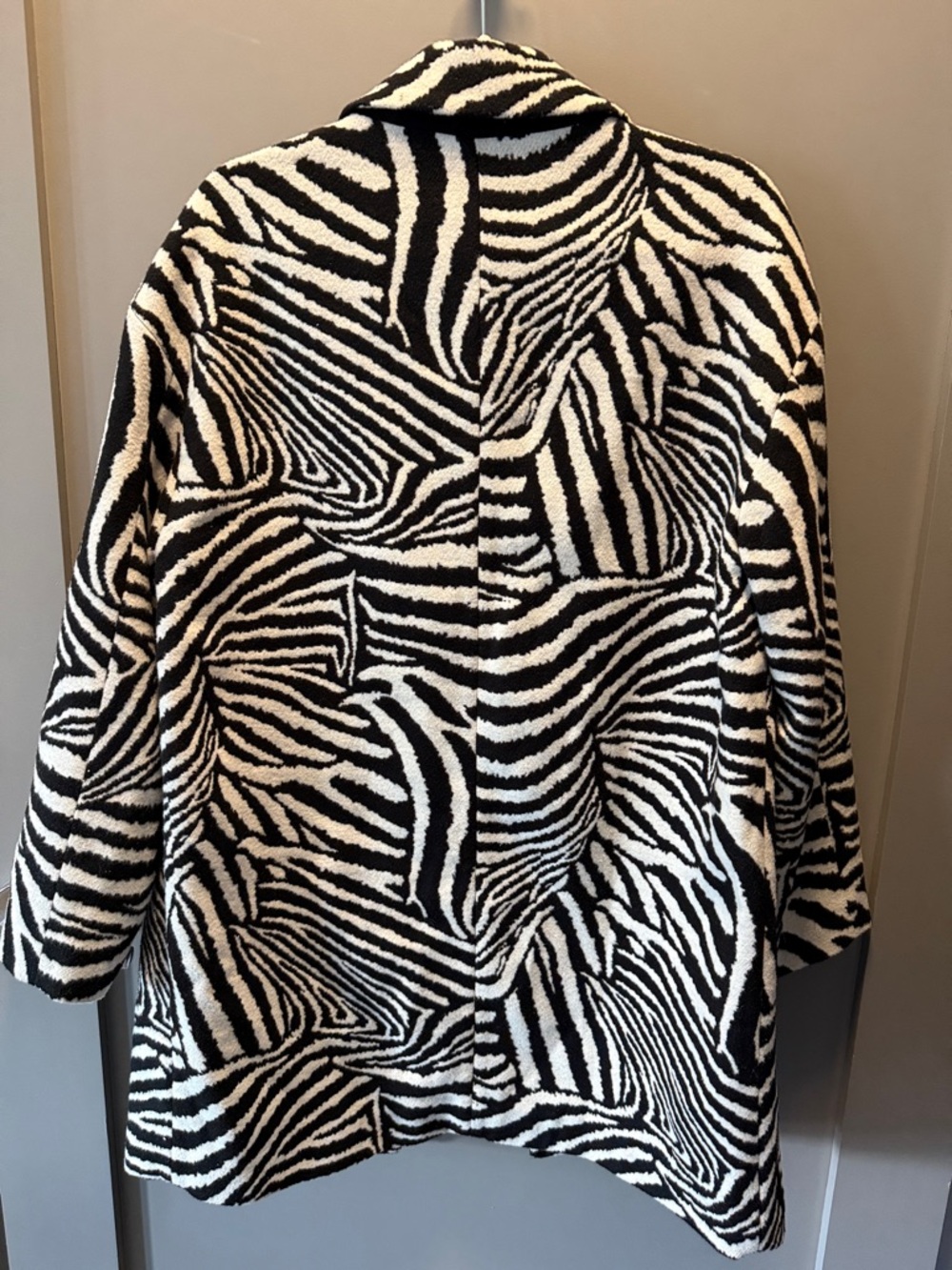 Zara Black and White Zebra-Print Blazer Jacket - Picture 2 of 2